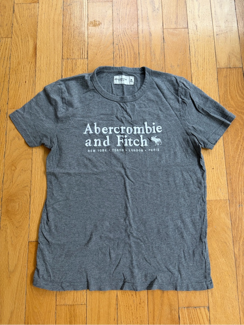 Abercrombie & Fitch Gray Crewneck Logo Tee